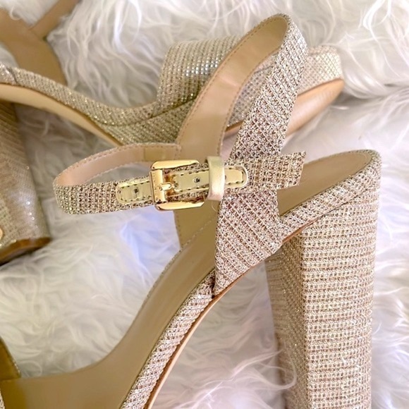 Michael Kors Pale Gold Metallic Shimmer Ankle Strap Block Heeled Sandals Pumps - Picture 13 of 16